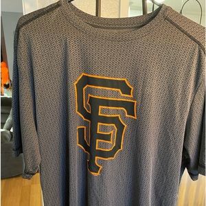 Men’s SF Giants top. Preowned size XL